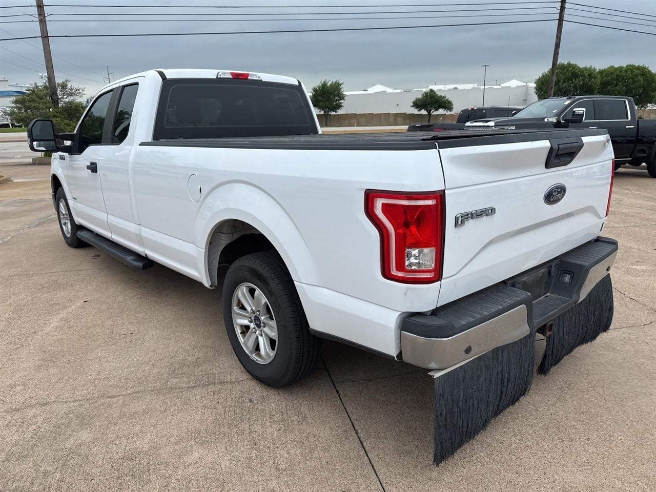 Ford F-150 Lariat 2WD SuperCab 8' Box 2017