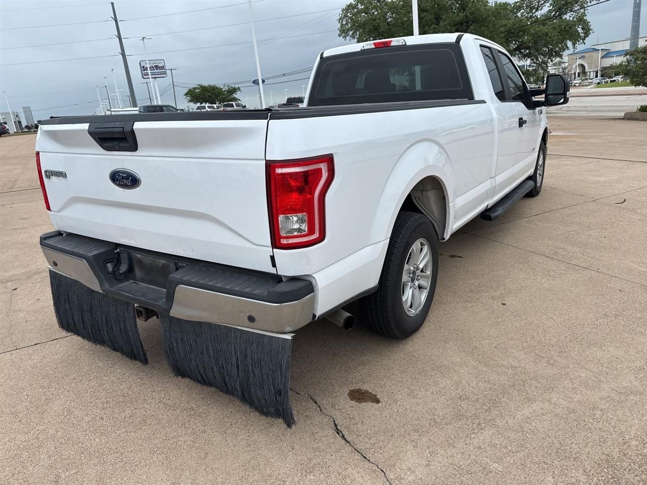 Ford F-150 Lariat 2WD SuperCab 8' Box 2017