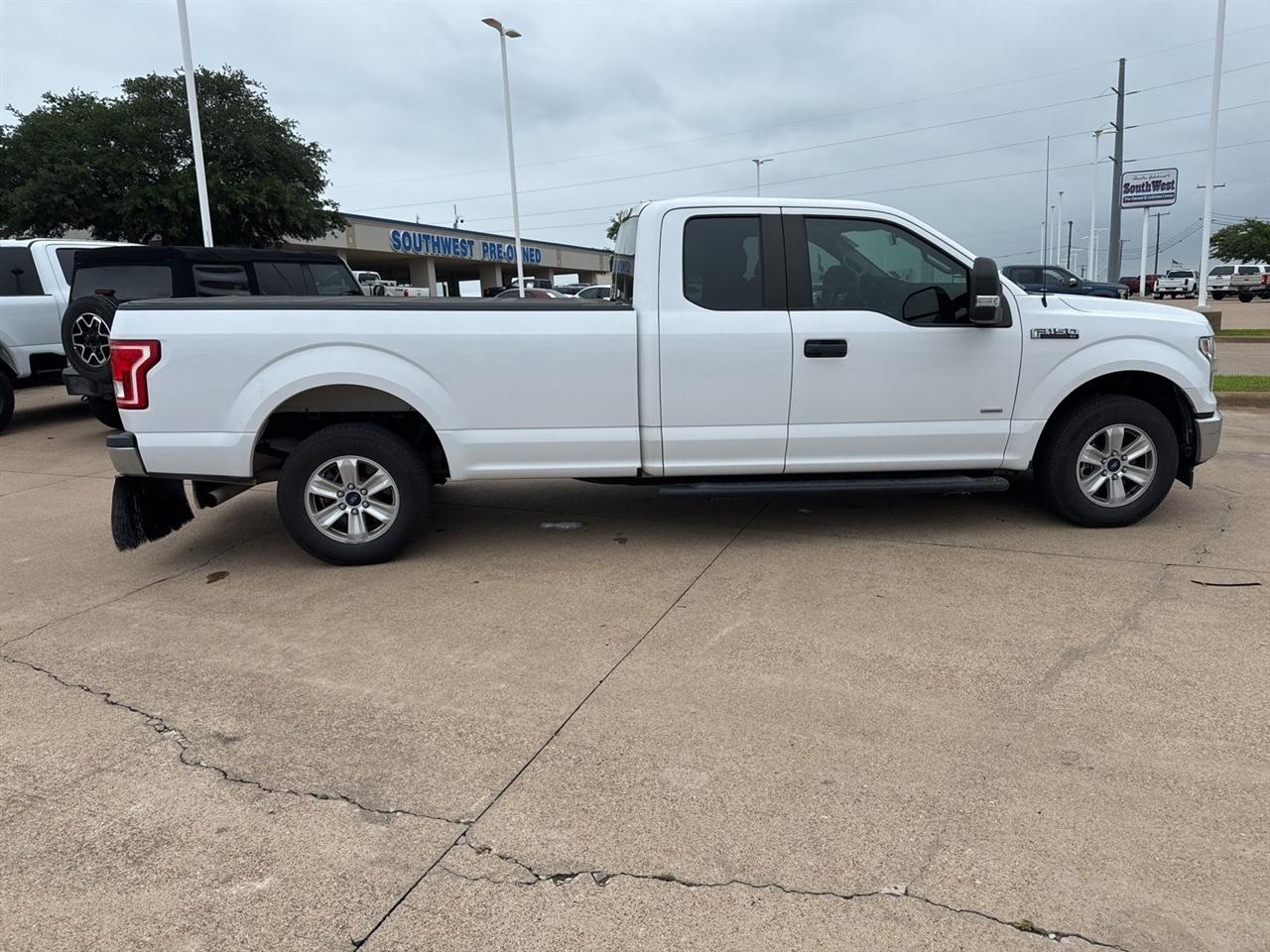 Ford F-150 Lariat 2WD SuperCab 8' Box 2017