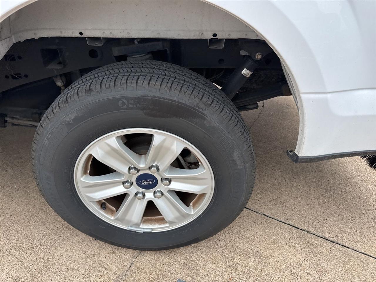 Ford F-150 Lariat 2WD SuperCab 8' Box 2017