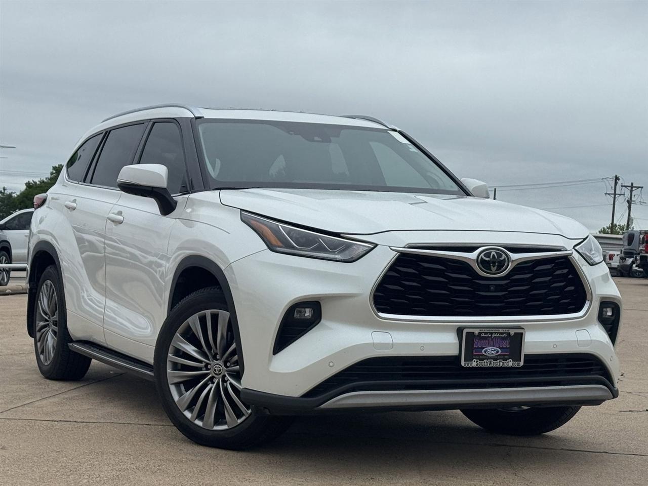 Toyota Highlander Platinum AWD (Natl) 2021
