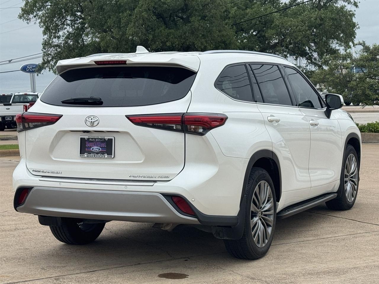 Toyota Highlander Platinum AWD (Natl) 2021