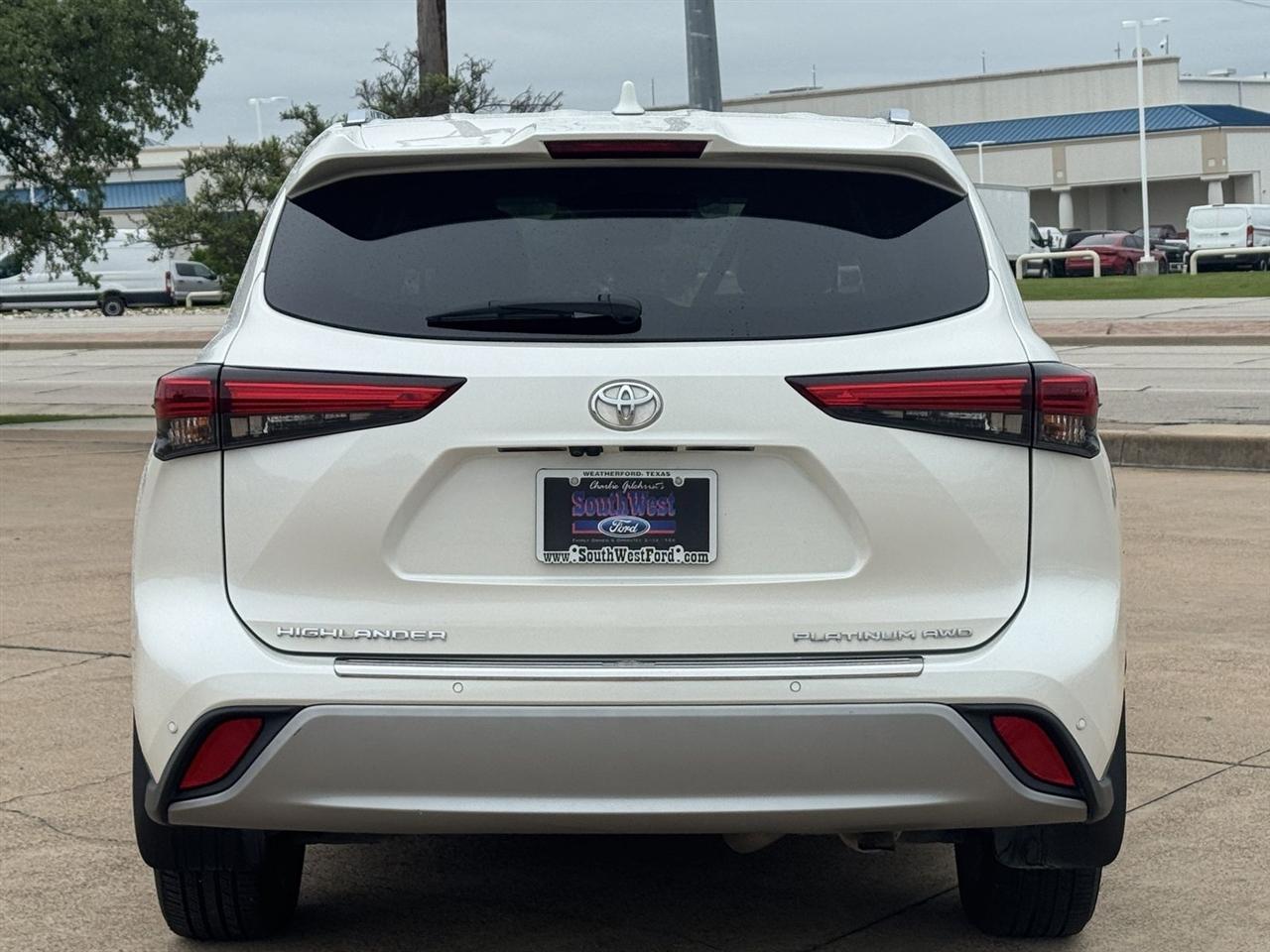 Toyota Highlander Platinum AWD (Natl) 2021