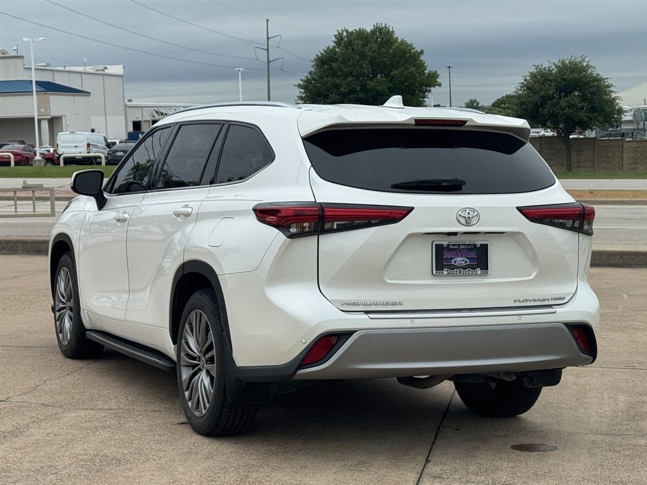 Toyota Highlander Platinum AWD (Natl) 2021
