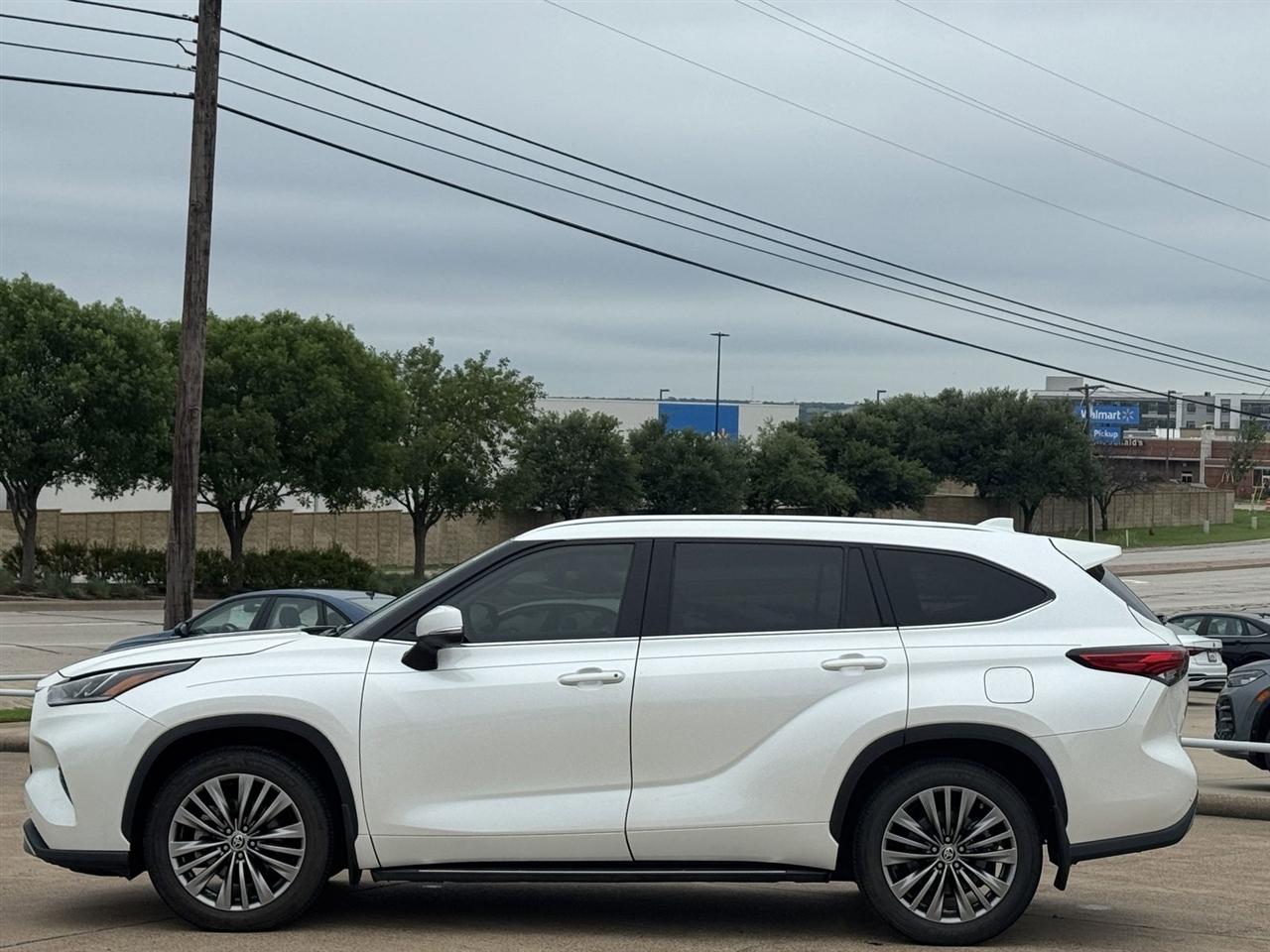 Toyota Highlander Platinum AWD (Natl) 2021