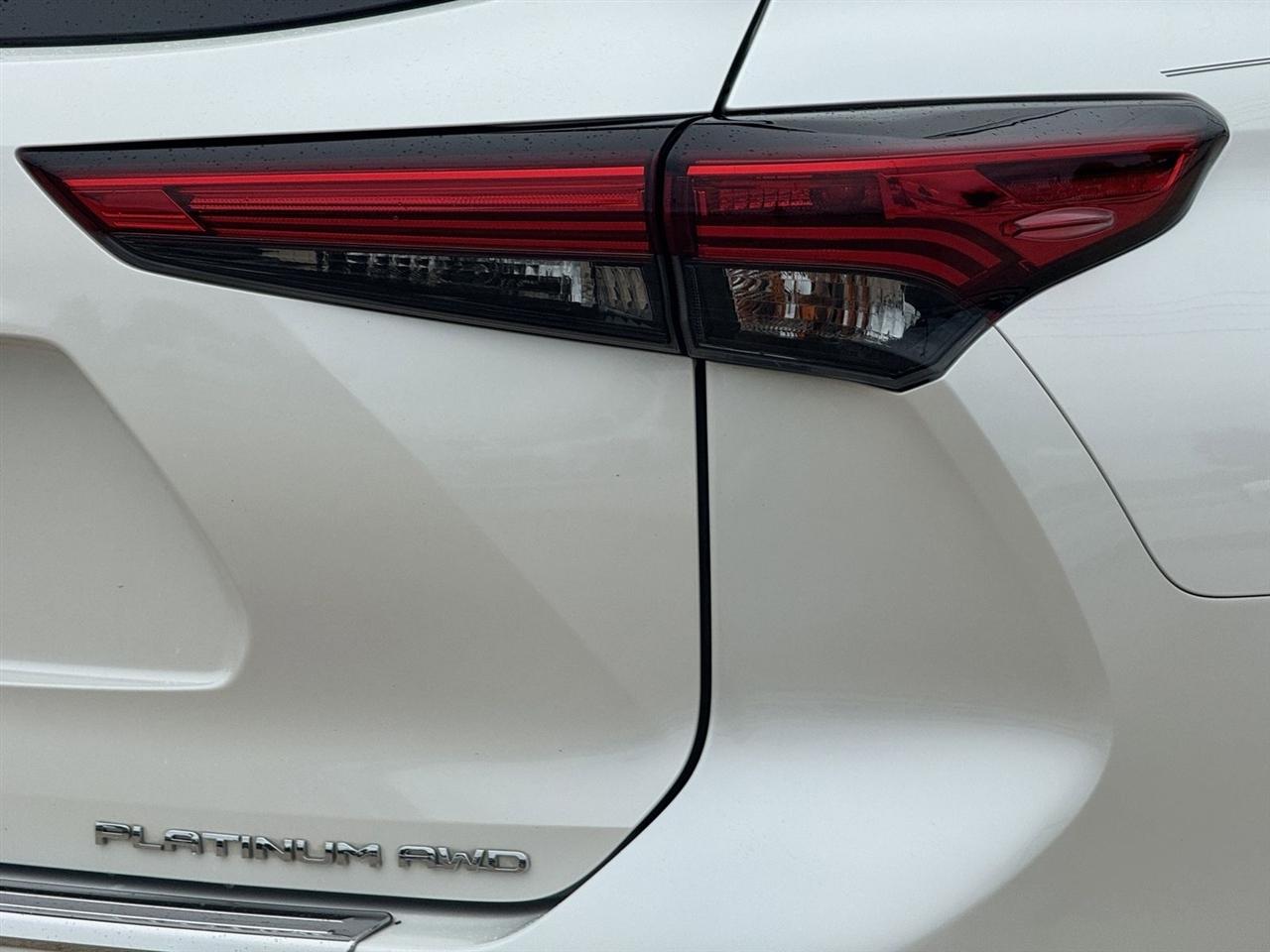 Toyota Highlander Platinum AWD (Natl) 2021