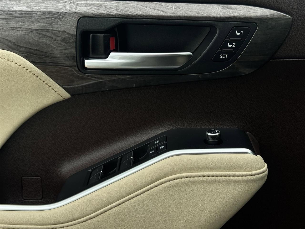 Toyota Highlander Platinum AWD (Natl) 2021