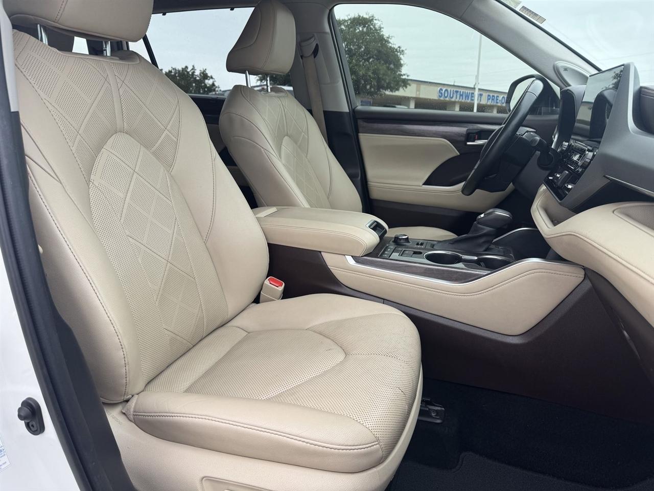 Toyota Highlander Platinum AWD (Natl) 2021