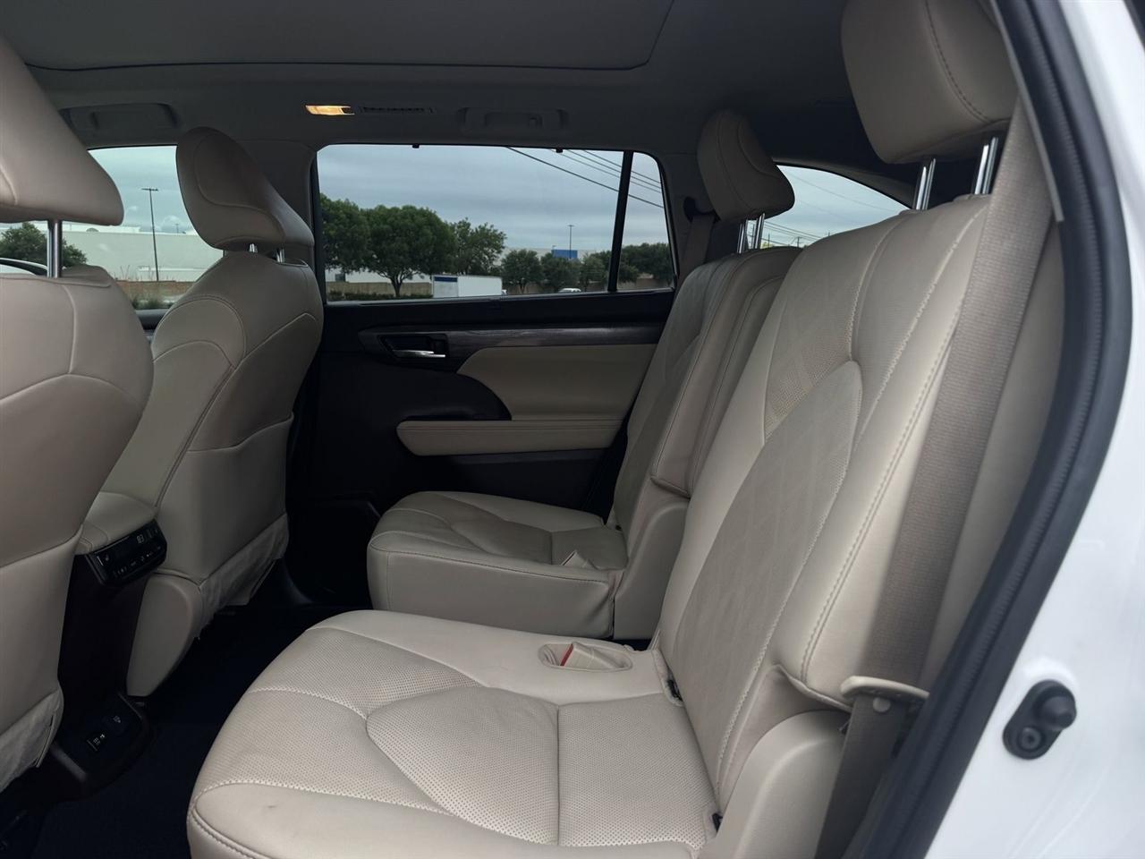 Toyota Highlander Platinum AWD (Natl) 2021
