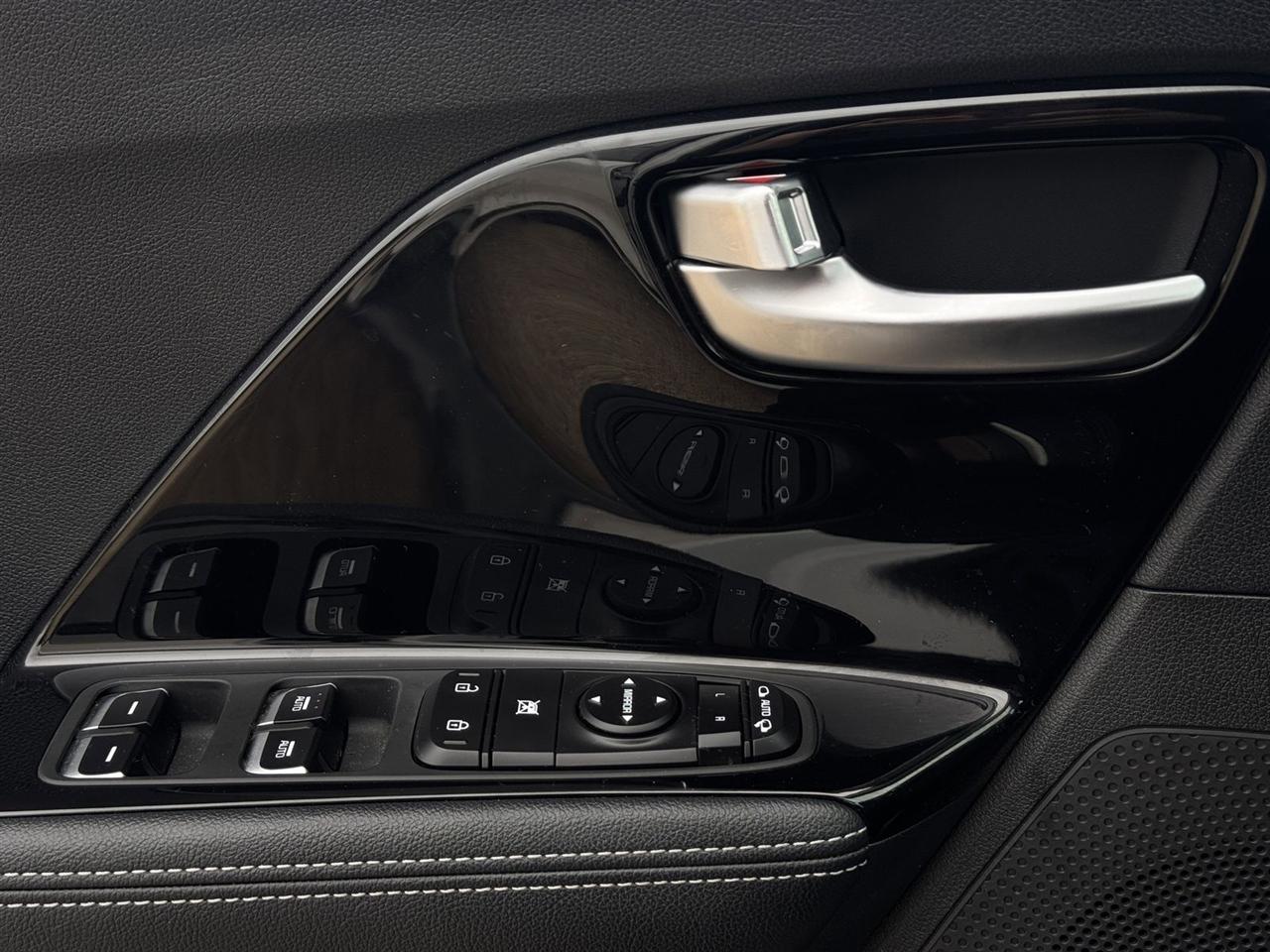 Kia Niro EX Premium FWD 2021