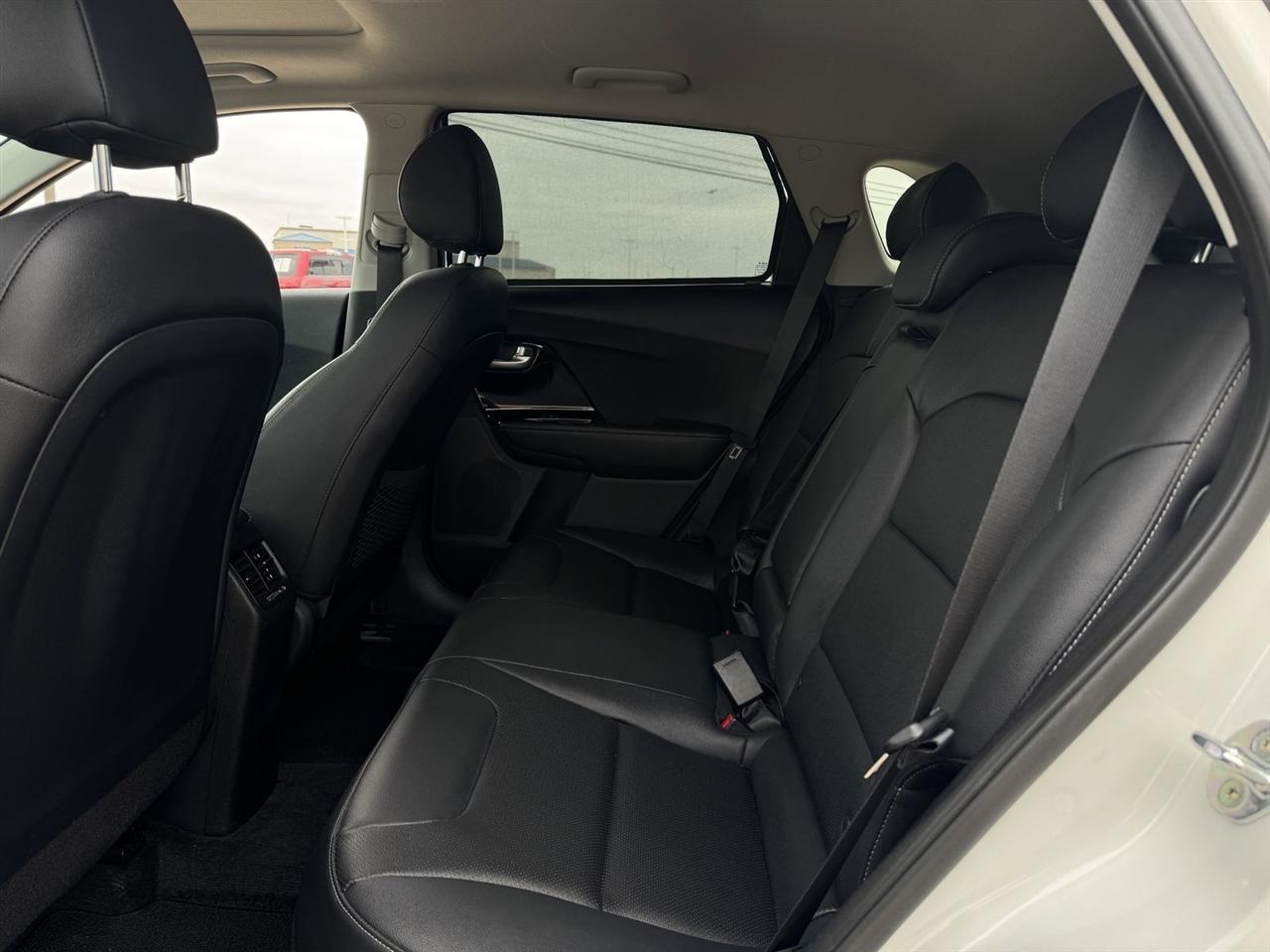 Kia Niro EX Premium FWD 2021