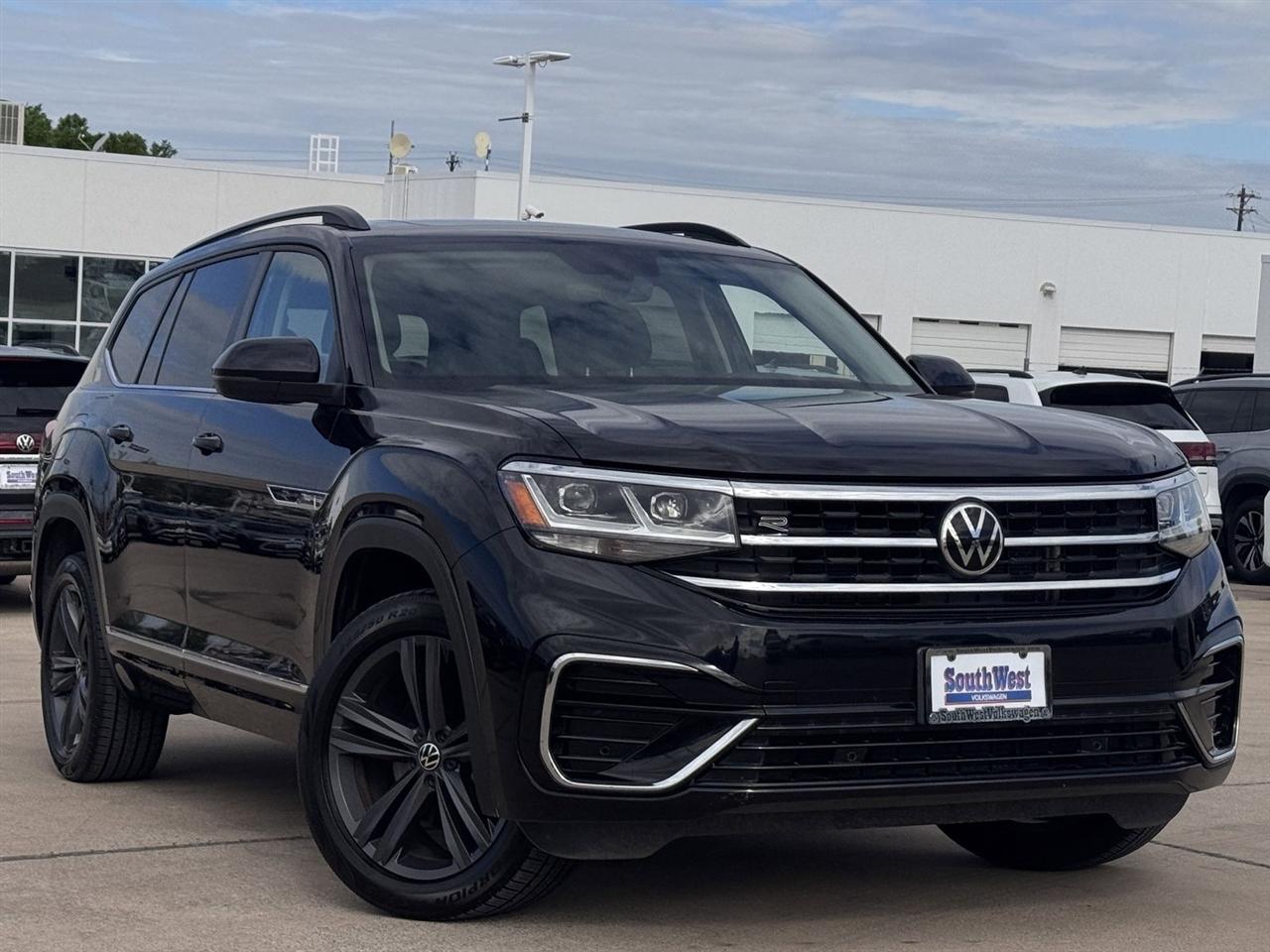 Volkswagen Atlas 2021.5 3.6L V6 SE w/Technology R-Line 4MOTION 2021