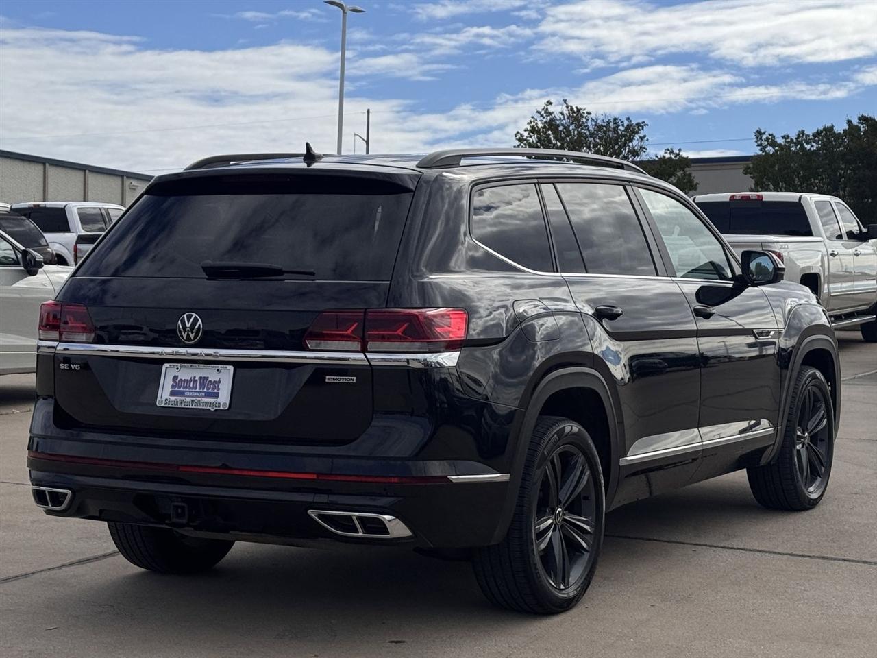 Volkswagen Atlas 2021.5 3.6L V6 SE w/Technology R-Line 4MOTION 2021