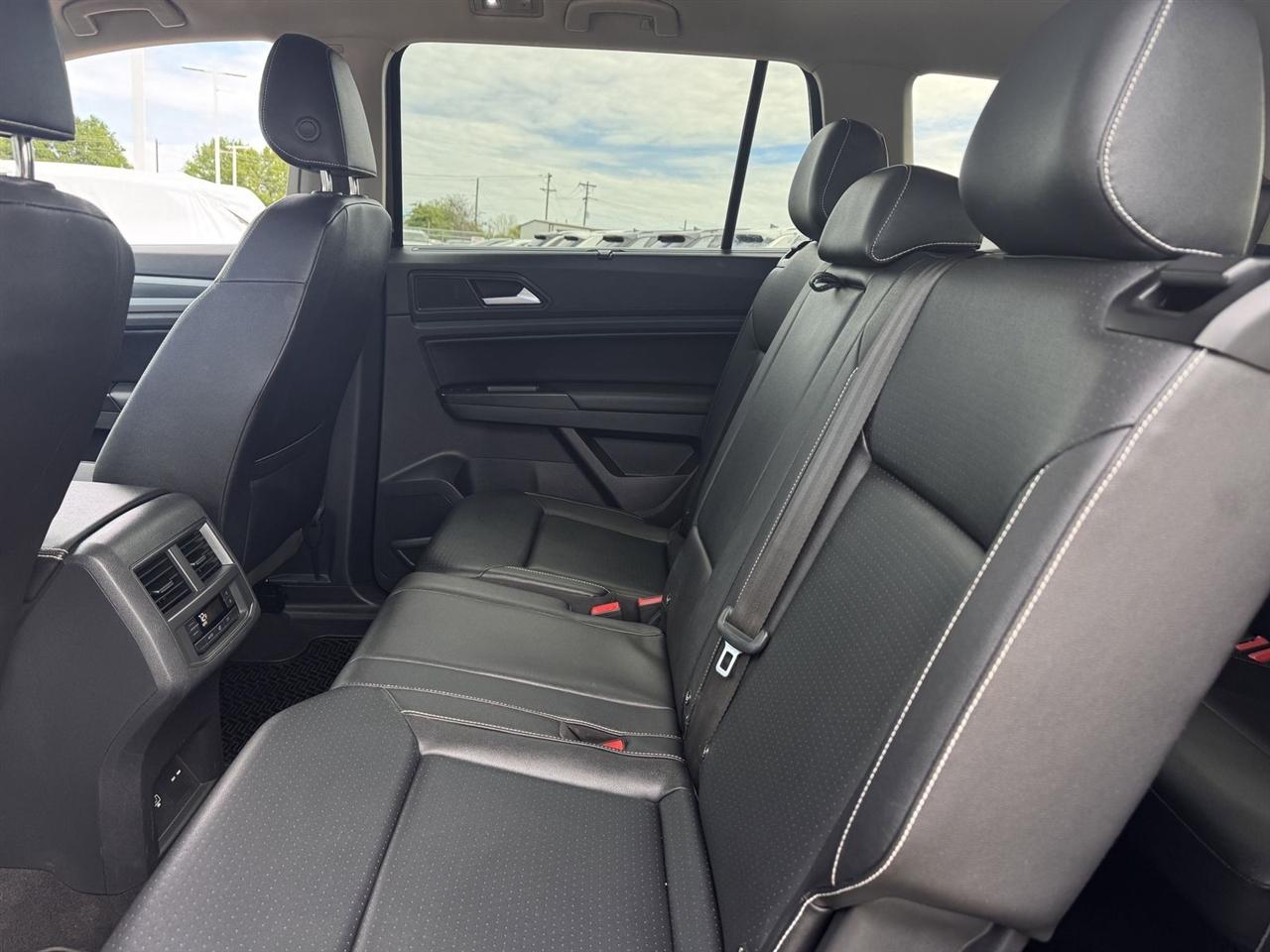Volkswagen Atlas 2021.5 3.6L V6 SE w/Technology R-Line 4MOTION 2021