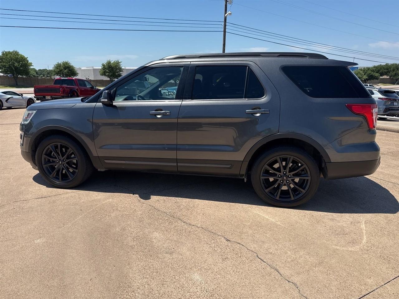 Ford Explorer XLT FWD 2017