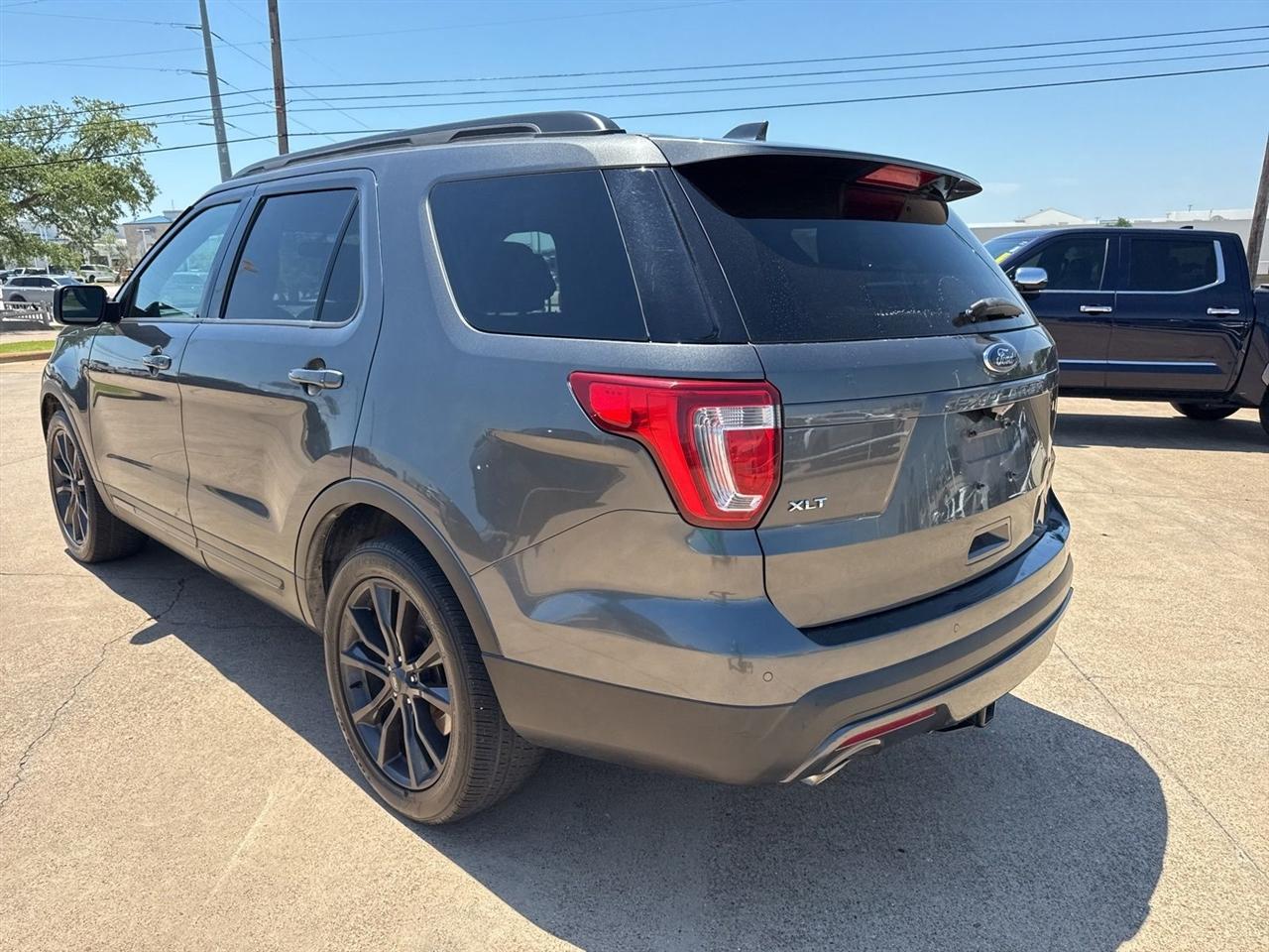 Ford Explorer XLT FWD 2017