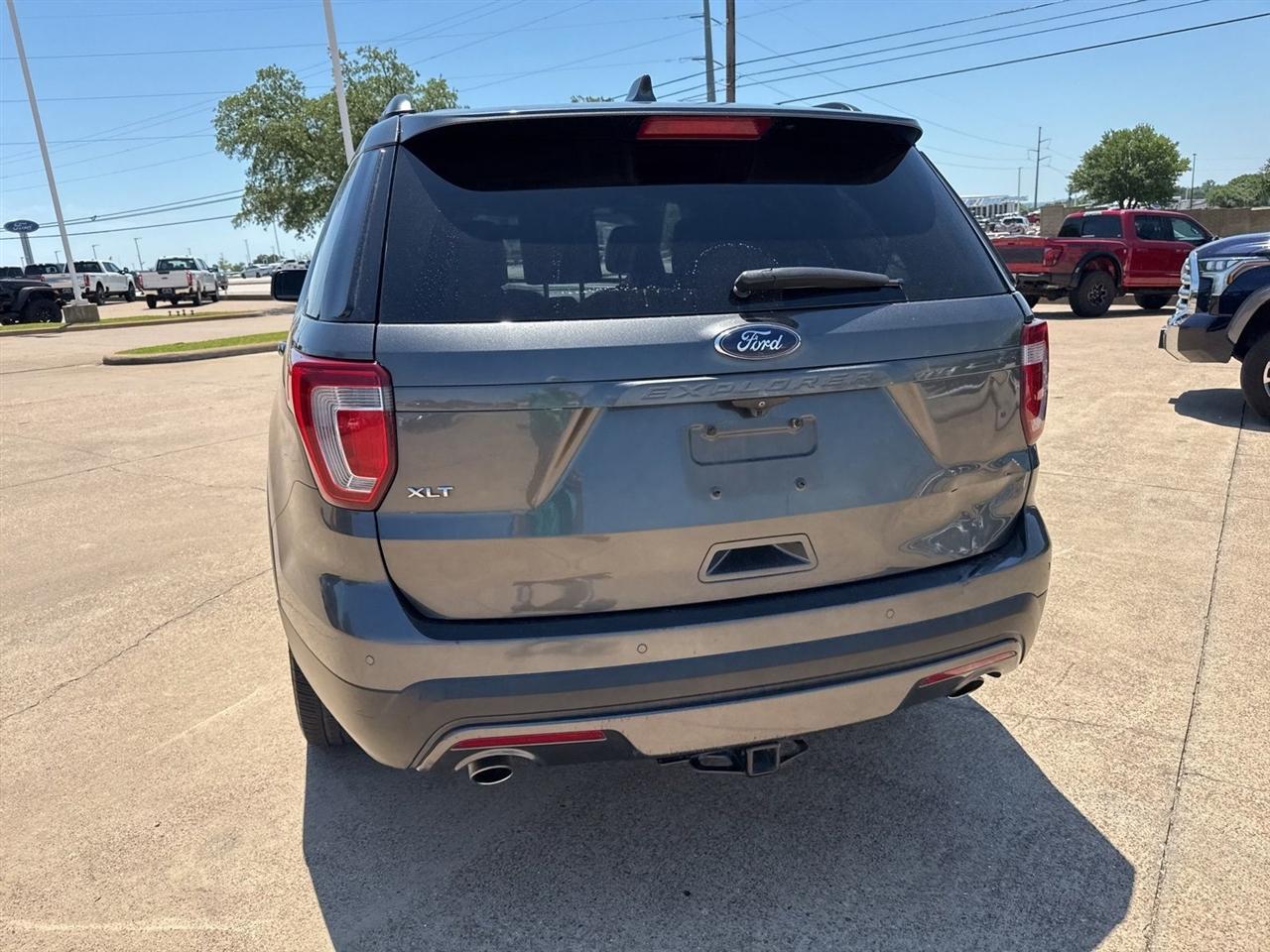 Ford Explorer XLT FWD 2017