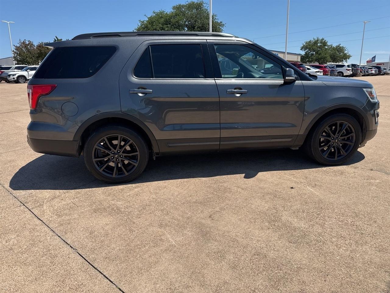 Ford Explorer XLT FWD 2017