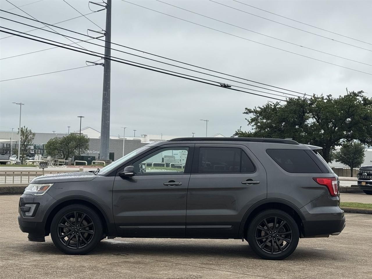 Ford Explorer XLT FWD 2017