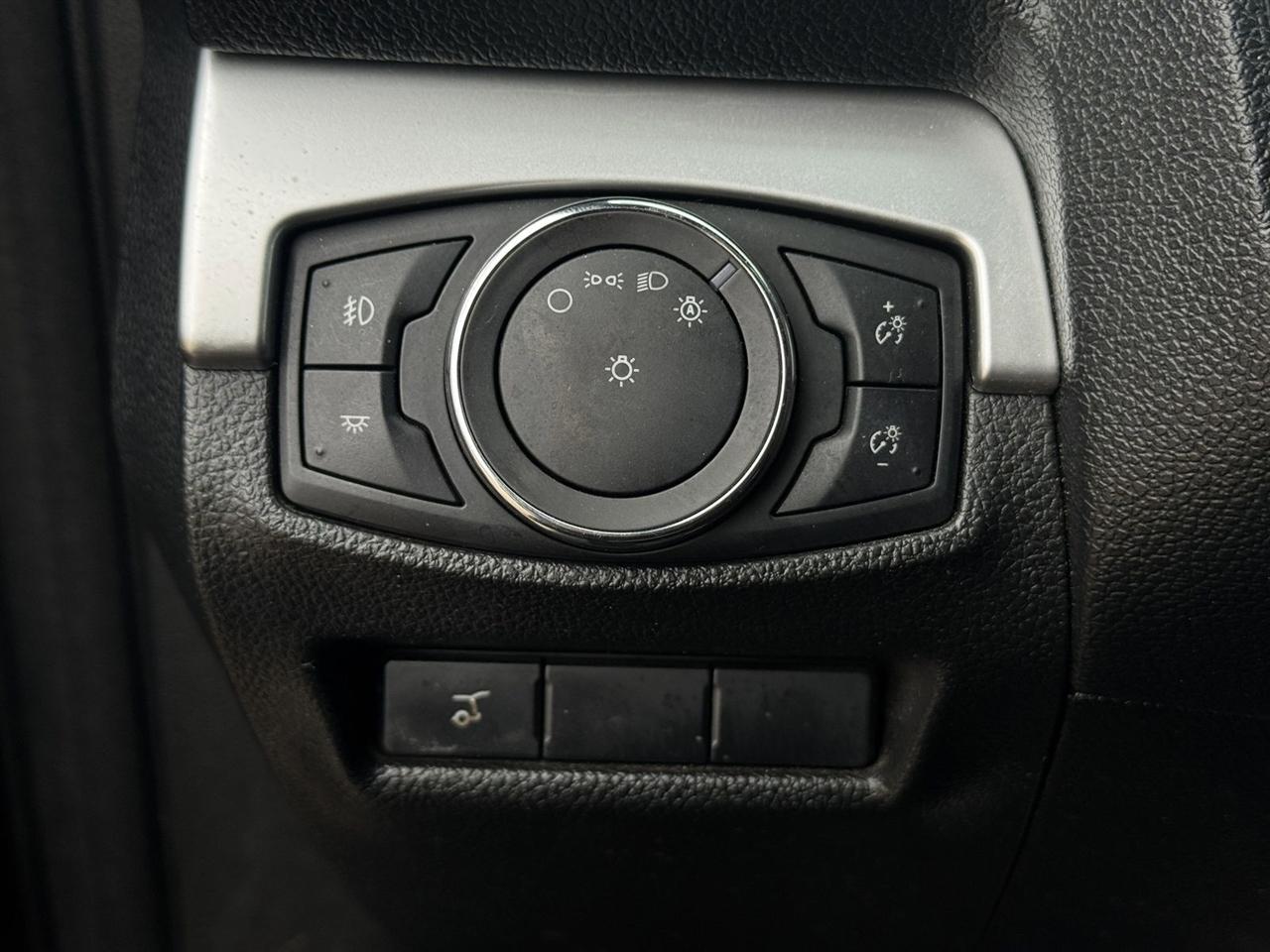 Ford Explorer XLT FWD 2017