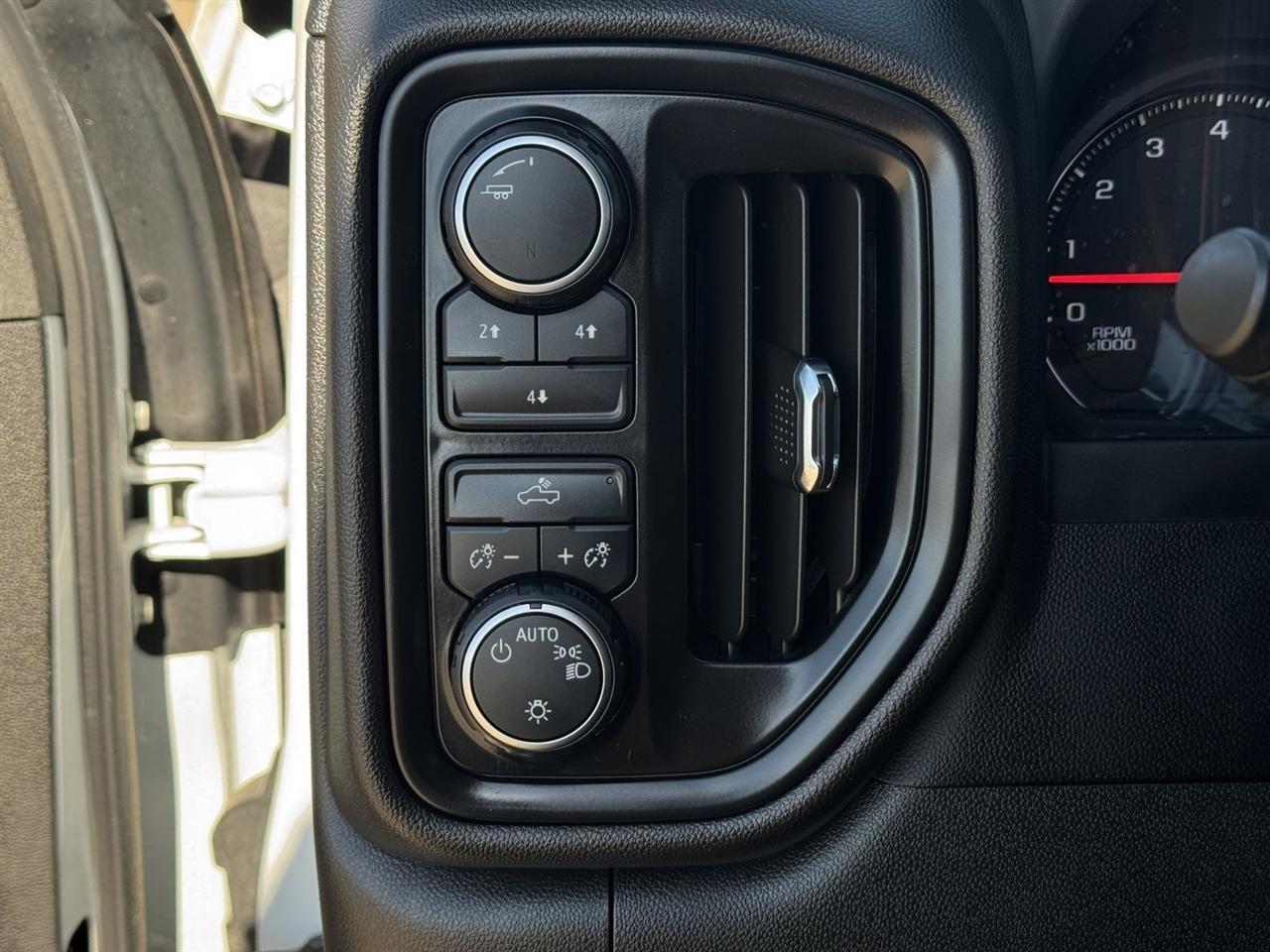 Chevrolet Silverado 2500HD 4WD Crew Cab 172" Work Truck 2023