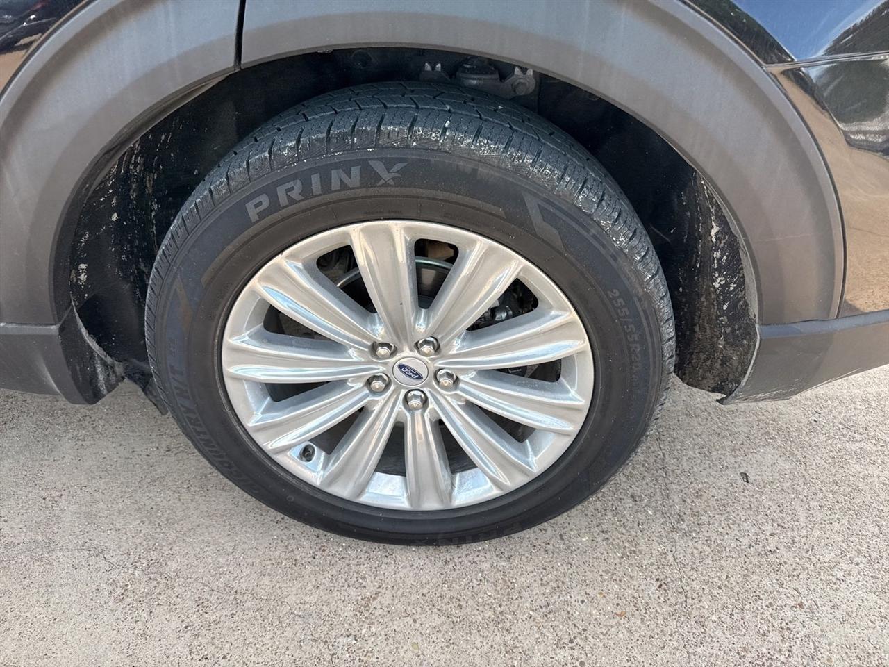 Ford Explorer Limited RWD 2023