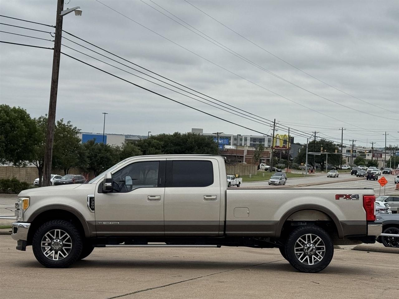 Ford Super Duty F-350 SRW King Ranch 4WD Crew Cab 8' Box 2017