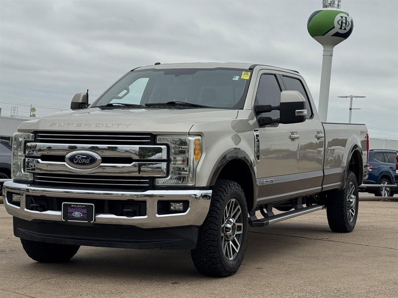 Ford Super Duty F-350 SRW King Ranch 4WD Crew Cab 8' Box 2017