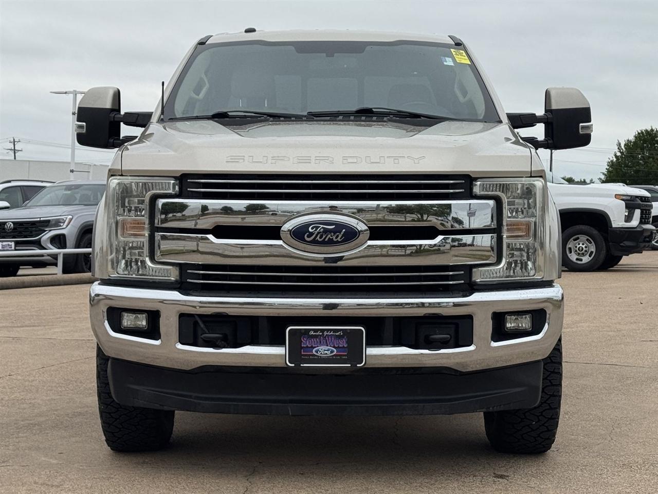 Ford Super Duty F-350 SRW King Ranch 4WD Crew Cab 8' Box 2017