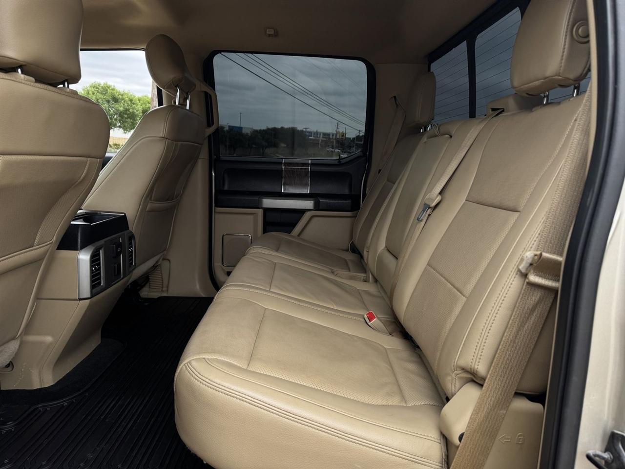 Ford Super Duty F-350 SRW King Ranch 4WD Crew Cab 8' Box 2017