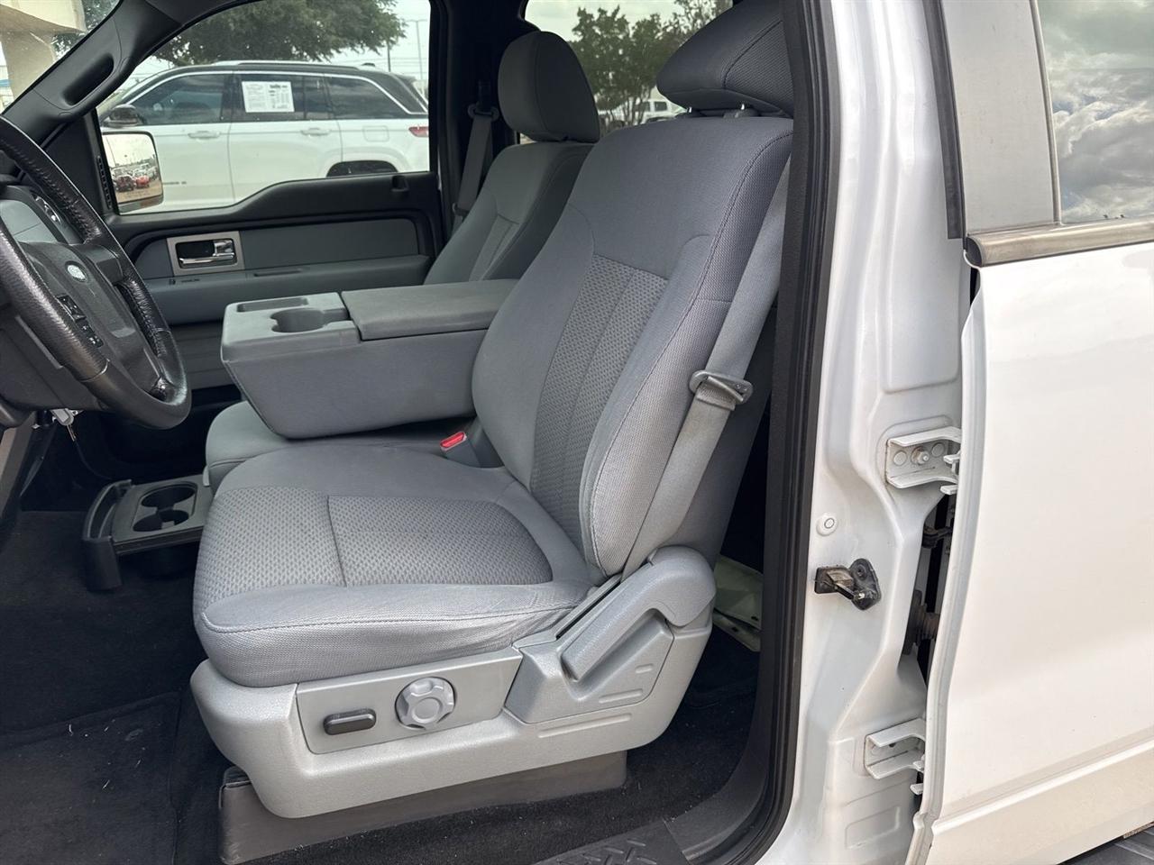 Ford F-150 2WD SuperCrew 145" Platinum 2011