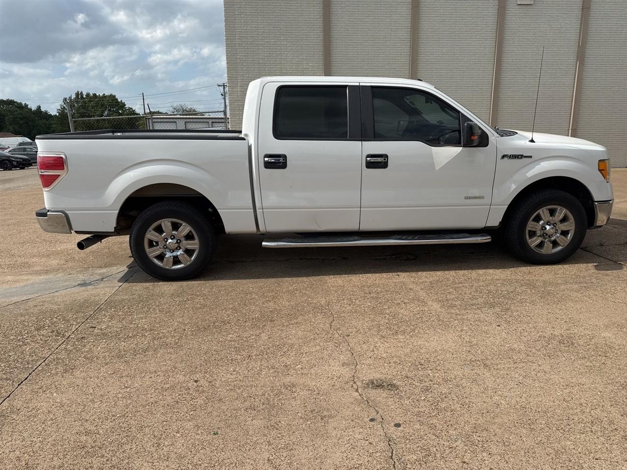 Ford F-150 2WD SuperCrew 145" Platinum 2011