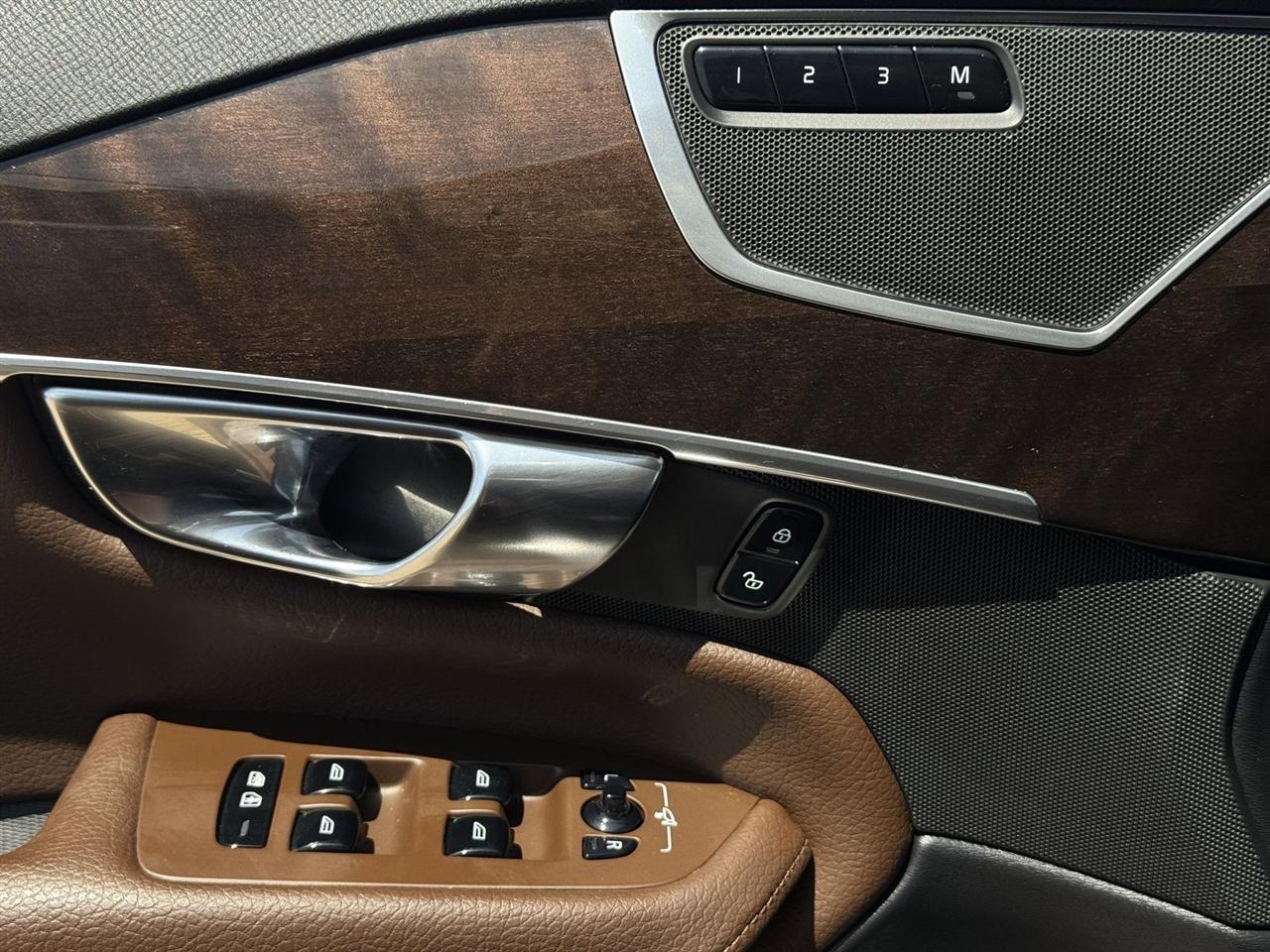 Volvo XC90 T6 AWD Momentum 2019