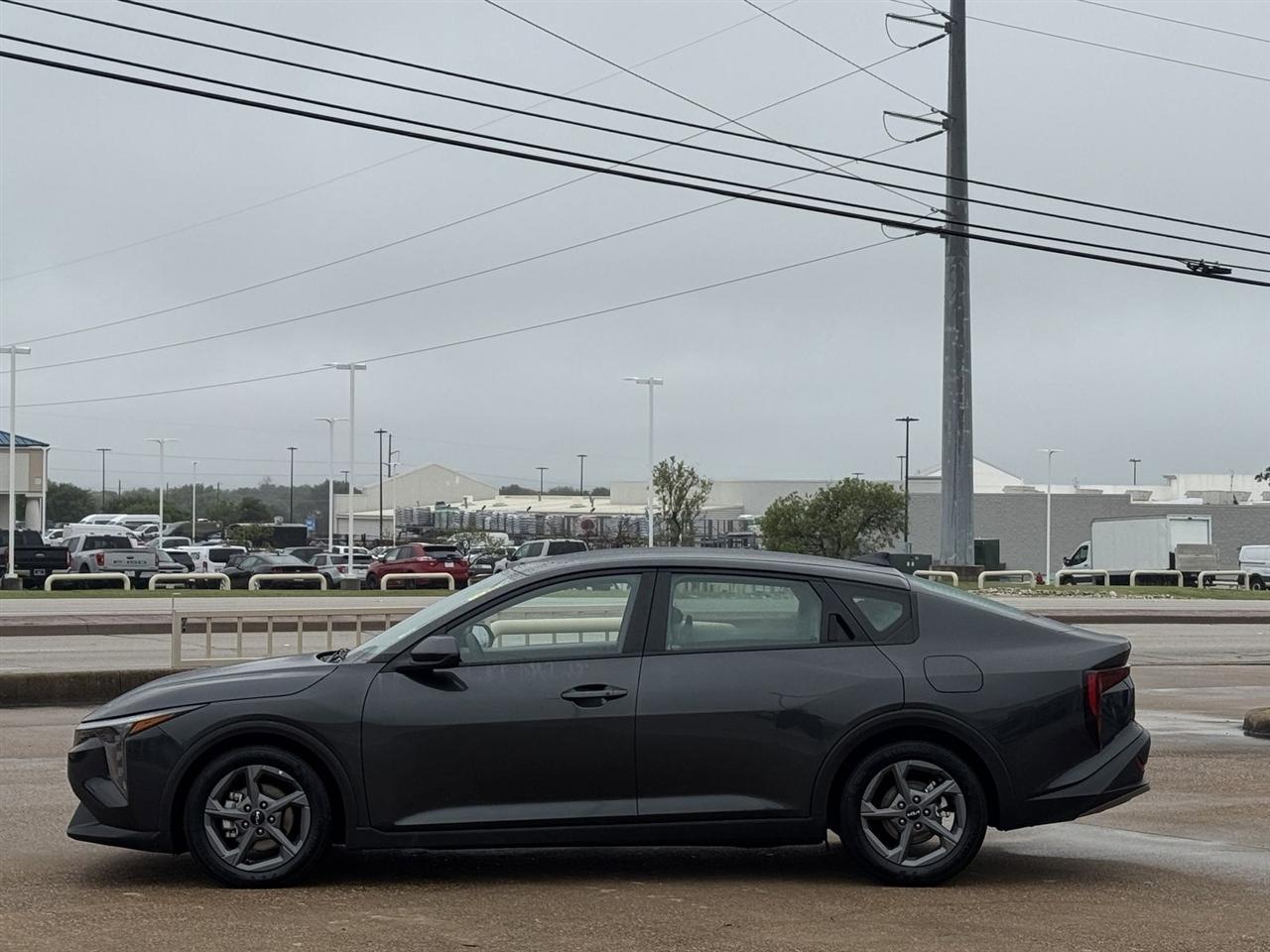 Kia K4 LXS FWD 2025