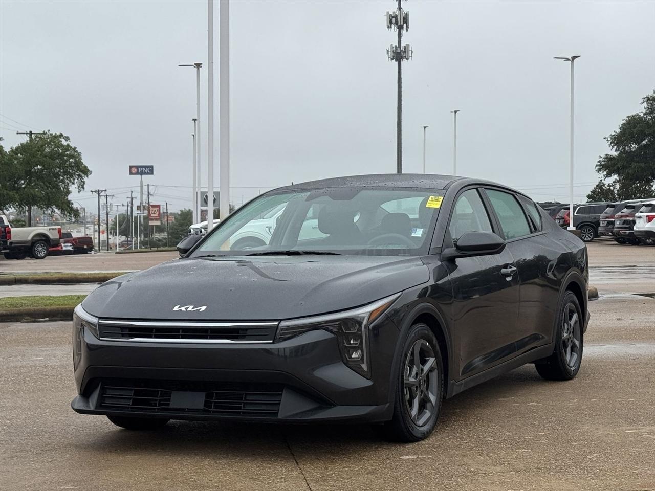 Kia K4 LXS FWD 2025
