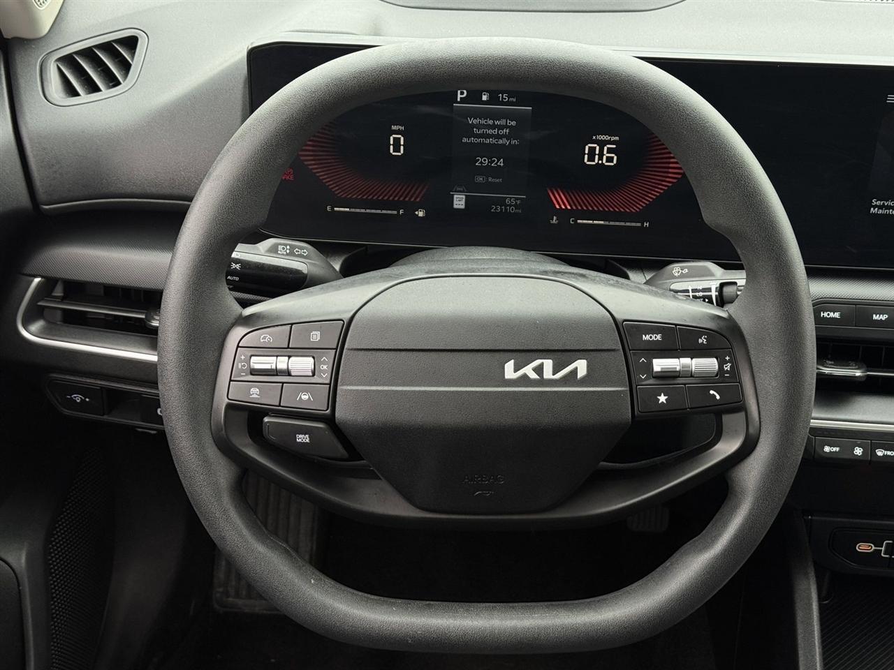 Kia K4 LXS FWD 2025