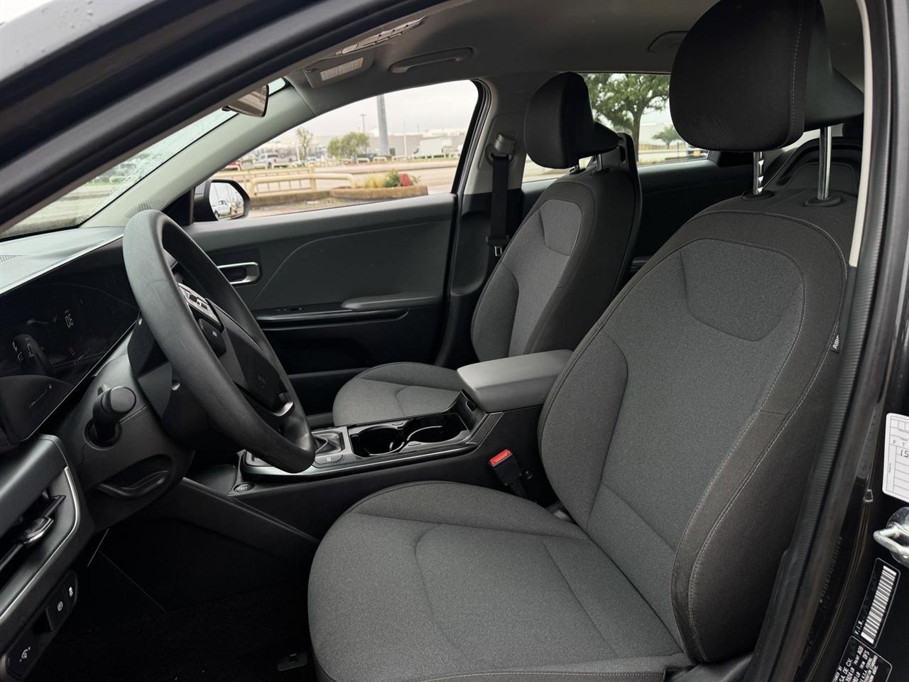 Kia K4 LXS FWD 2025