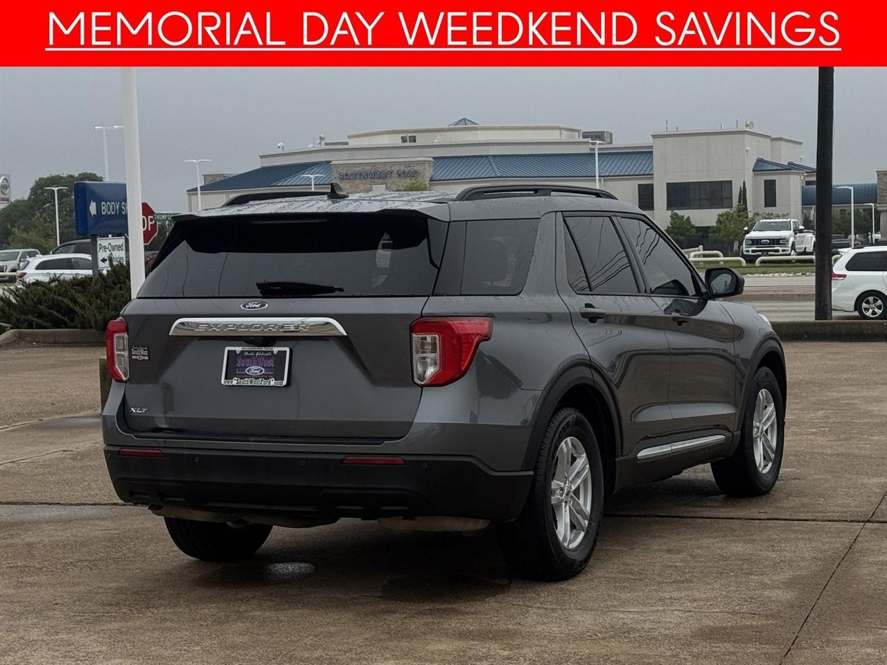 Ford Explorer XLT RWD 2024