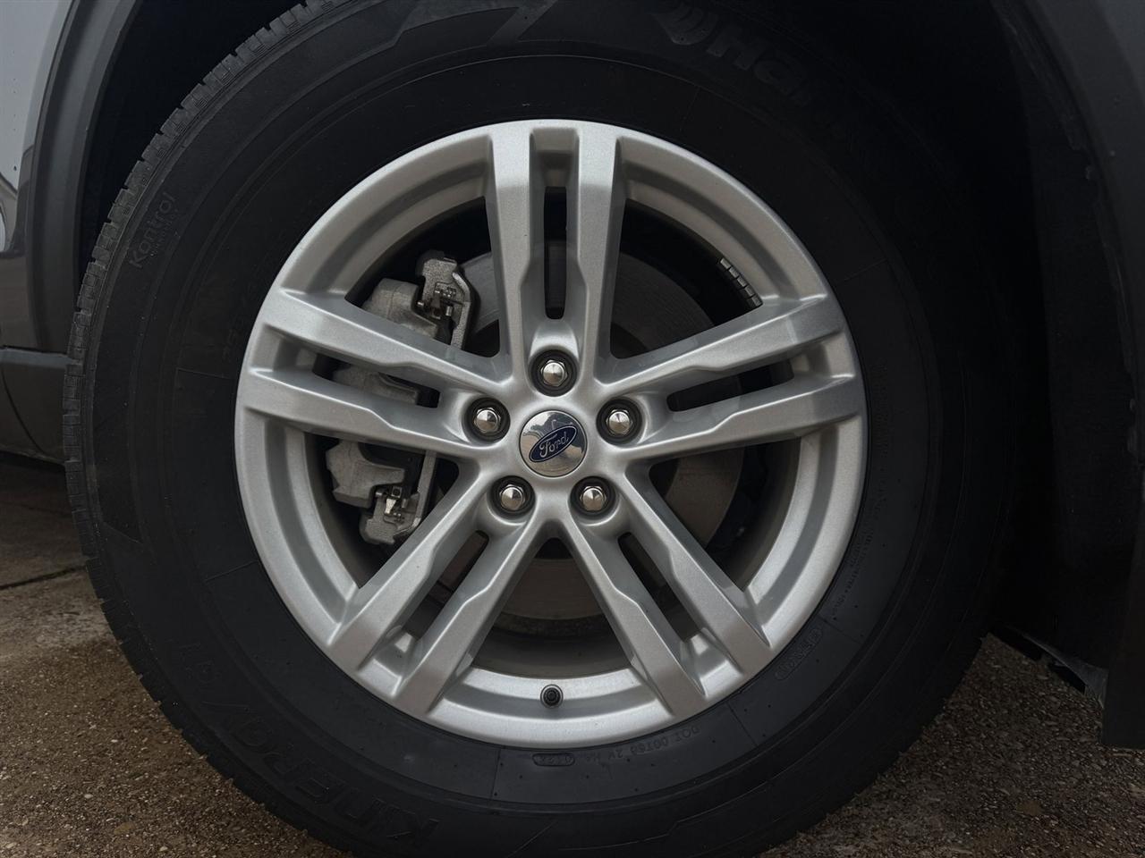 Ford Explorer XLT RWD 2024