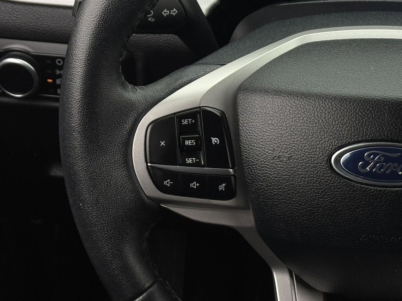 Ford Explorer XLT RWD 2024