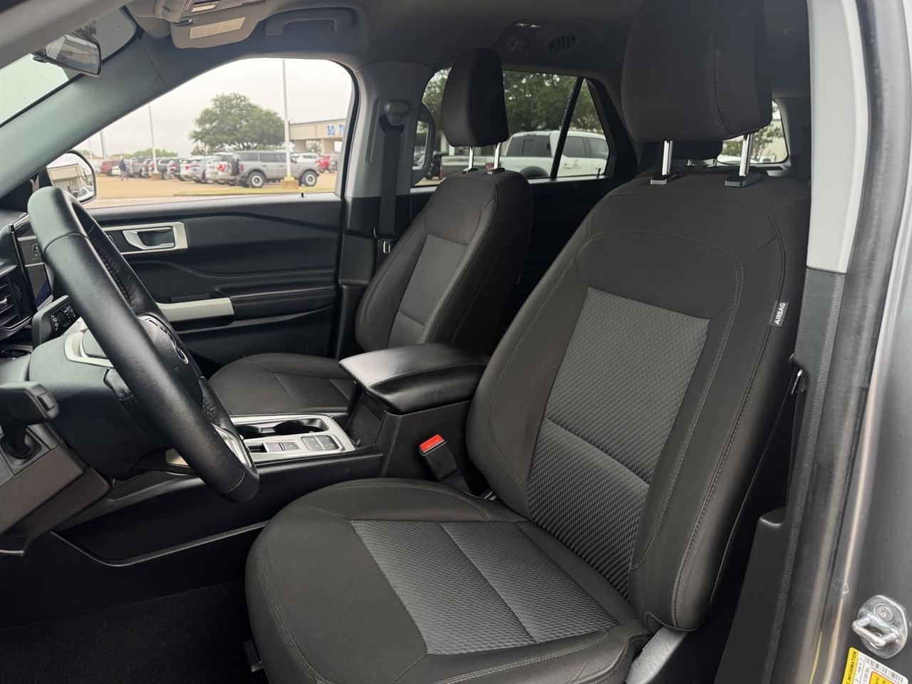 Ford Explorer XLT RWD 2024