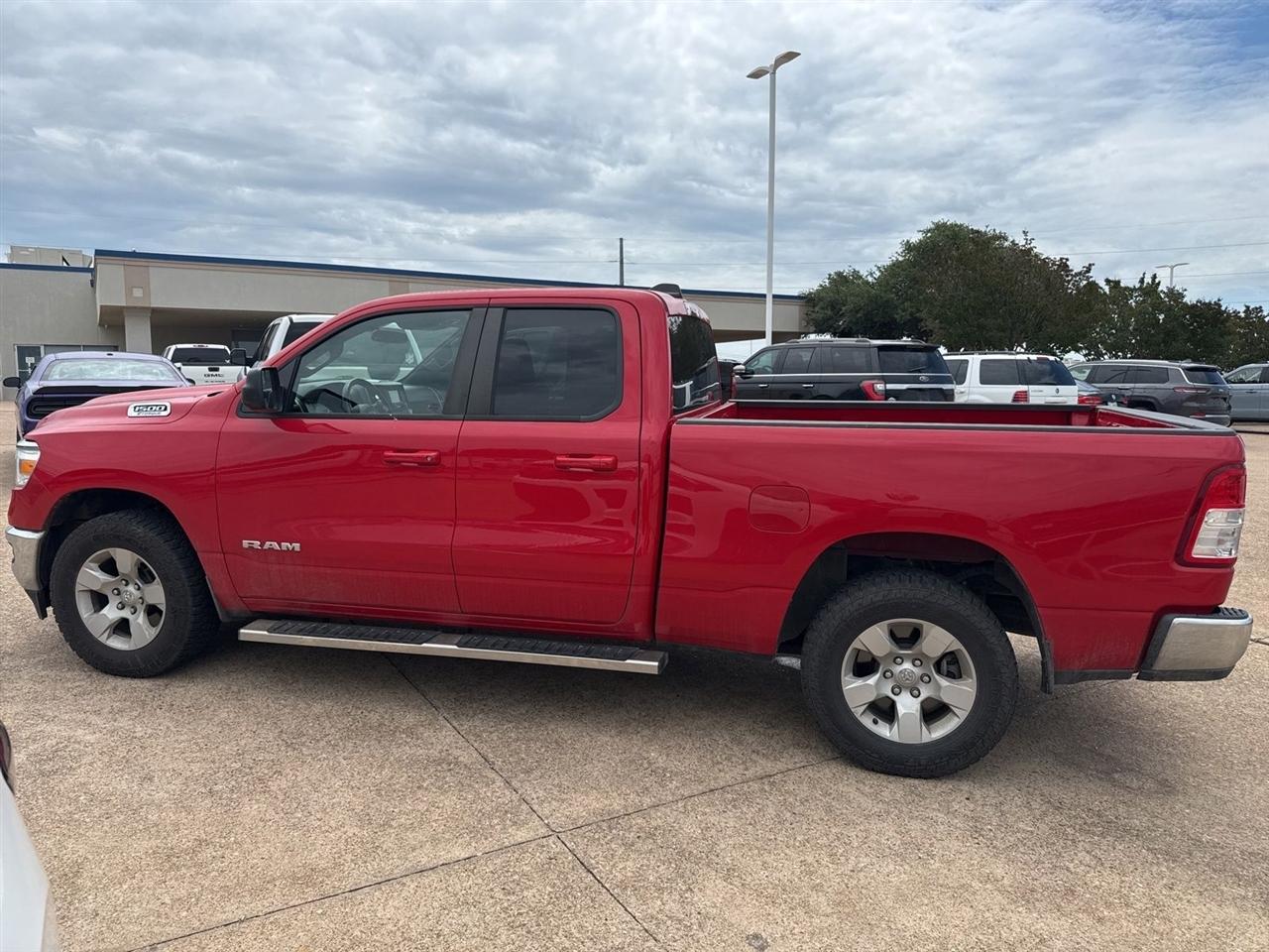 RAM 1500 Big Horn 4x2 Quad Cab 6'4" Box 2022