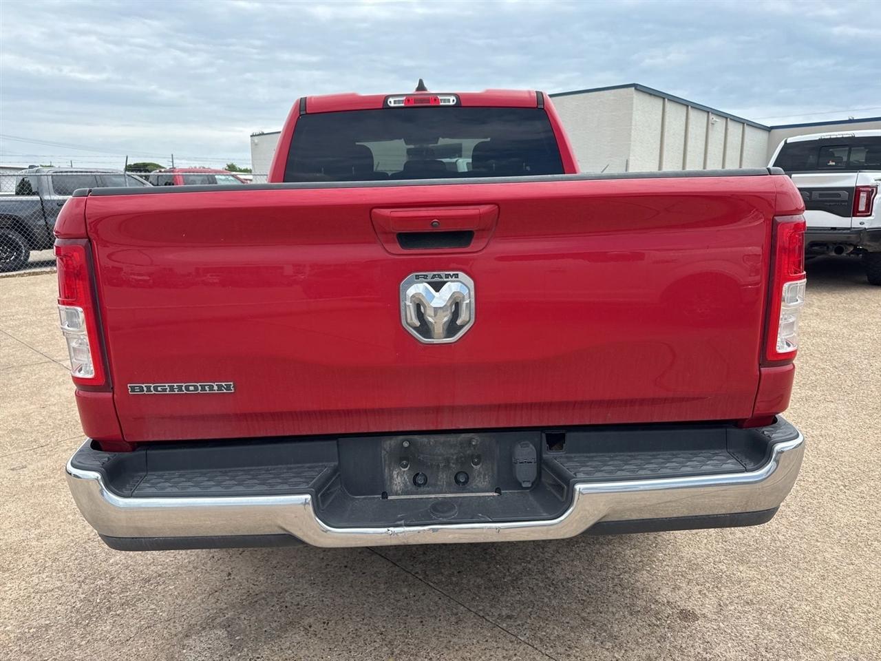 RAM 1500 Big Horn 4x2 Quad Cab 6'4" Box 2022