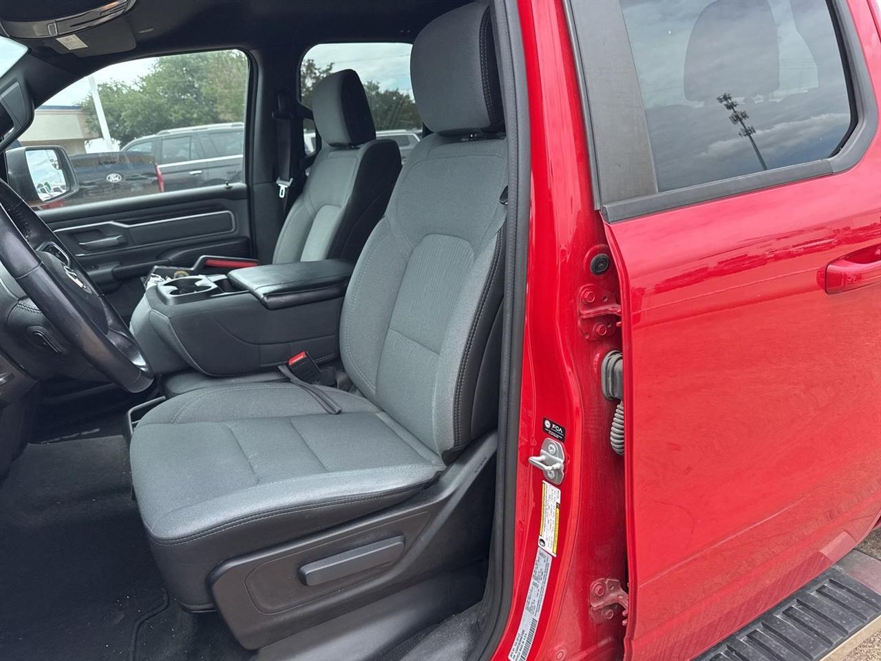 RAM 1500 Big Horn 4x2 Quad Cab 6'4" Box 2022