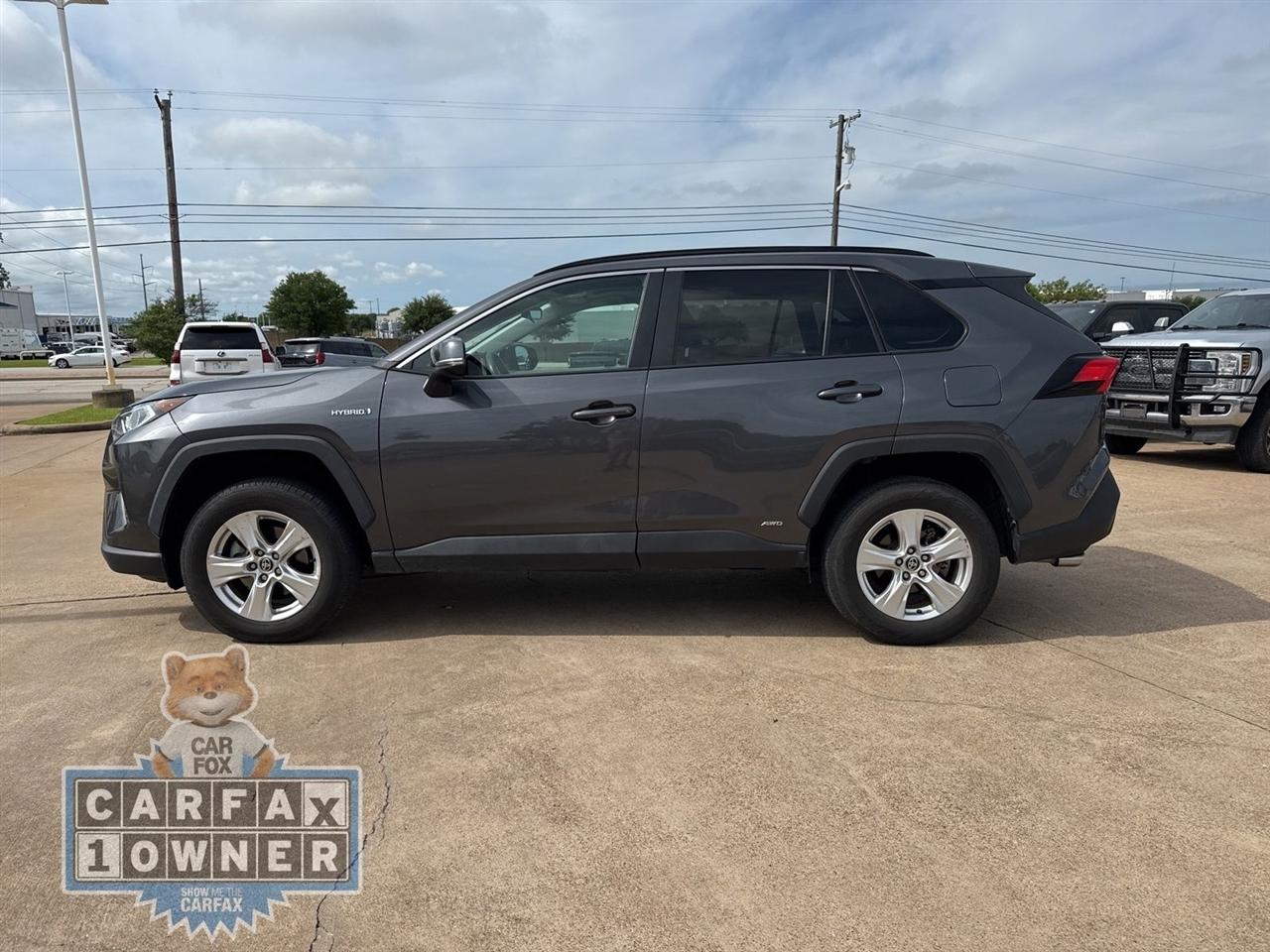 Toyota RAV4 Hybrid XLE AWD (Natl) 2021