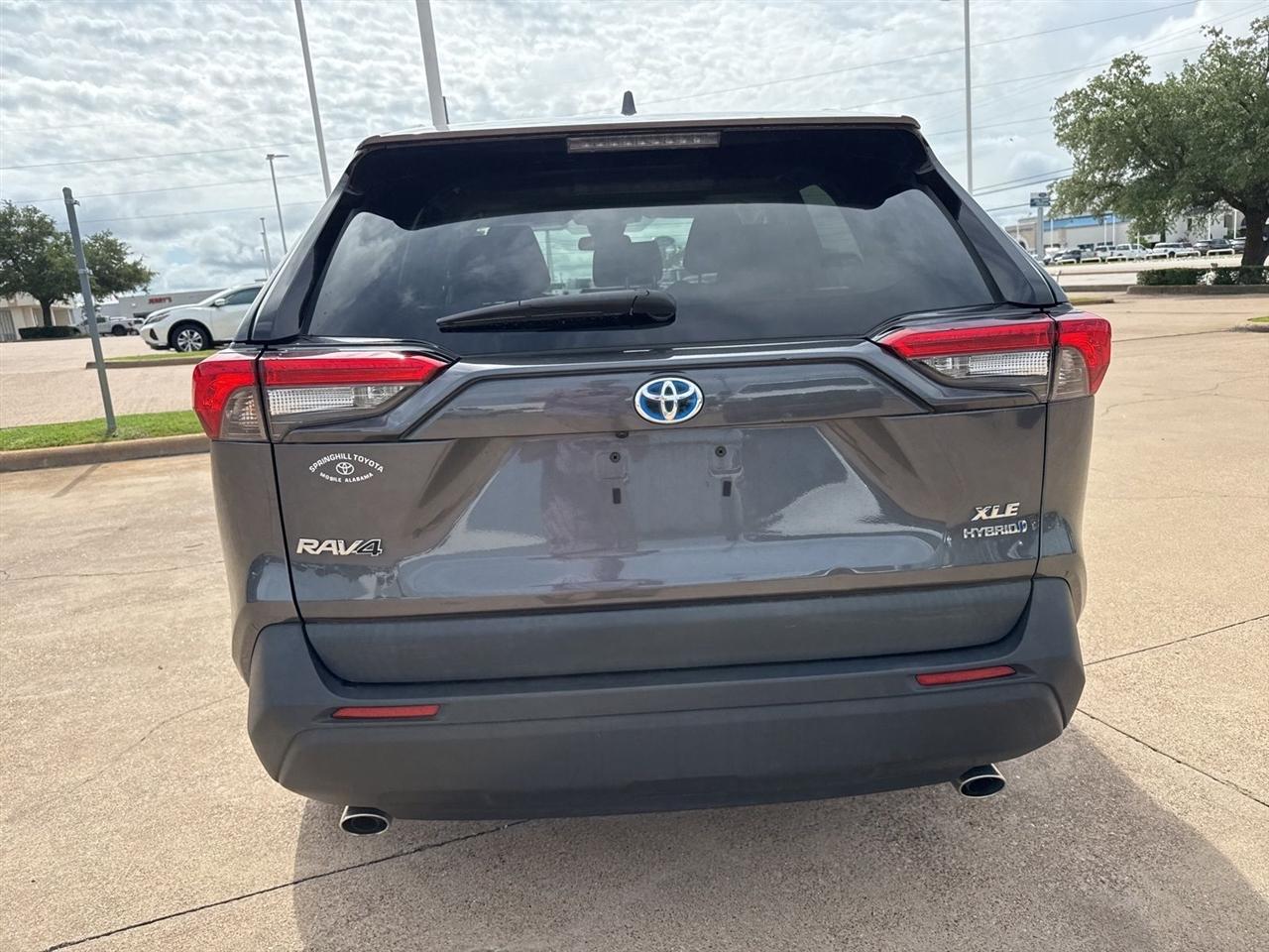 Toyota RAV4 Hybrid XLE AWD (Natl) 2021