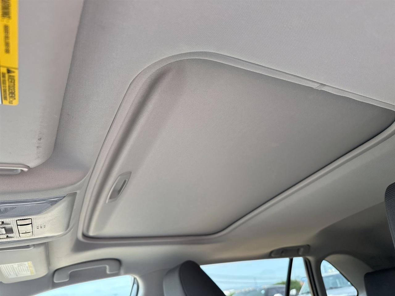 Toyota RAV4 Hybrid XLE AWD (Natl) 2021