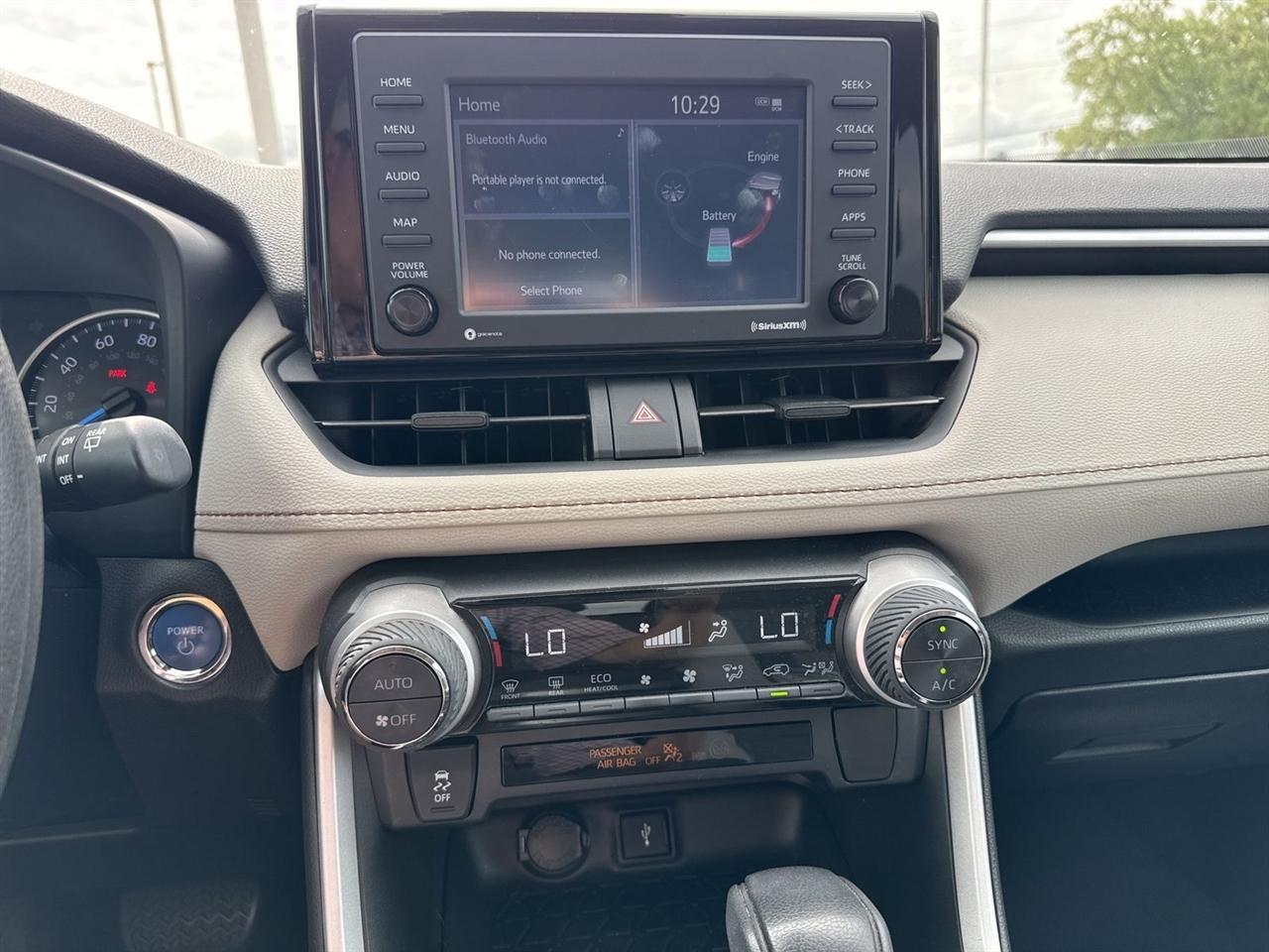 Toyota RAV4 Hybrid XLE AWD (Natl) 2021