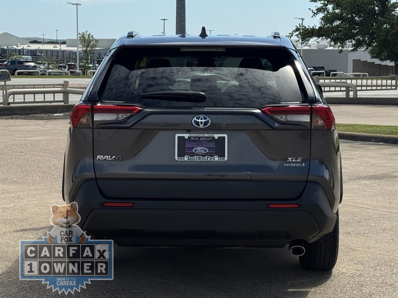 Toyota RAV4 Hybrid XLE AWD (Natl) 2021