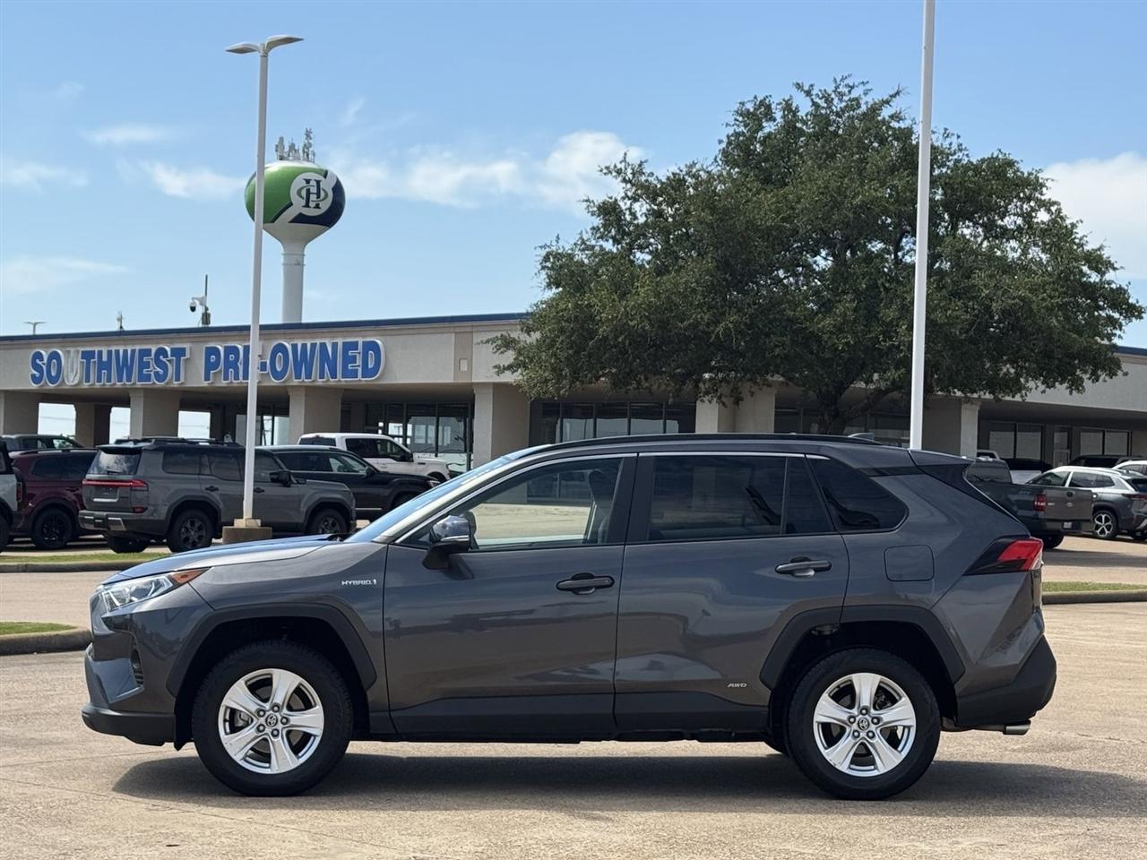 Toyota RAV4 Hybrid XLE AWD (Natl) 2021